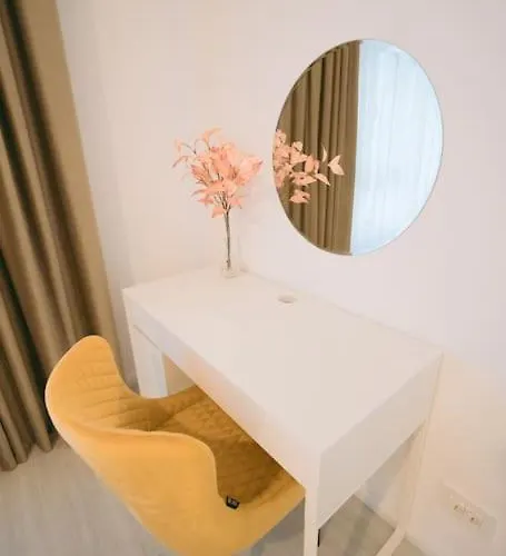 House By The 7 Appartement Boekarest