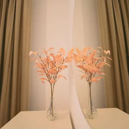 House By The 7 Bucarest