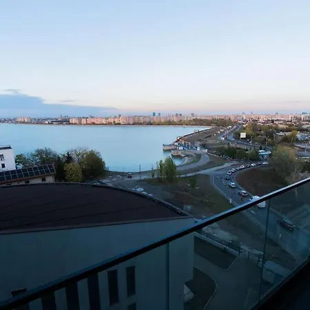 House By The 7 Bucarest